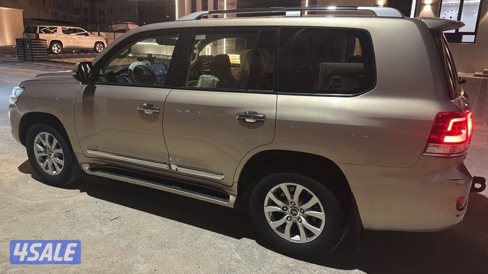 لاند كروز موديل ٢٠١٨ صبغ الوكاله ماشي ٢٩٧1