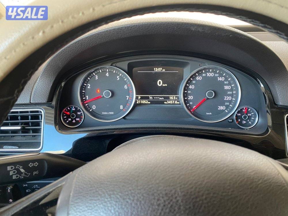 فولكس طوارق موديل 2016 عداد 211 الف2