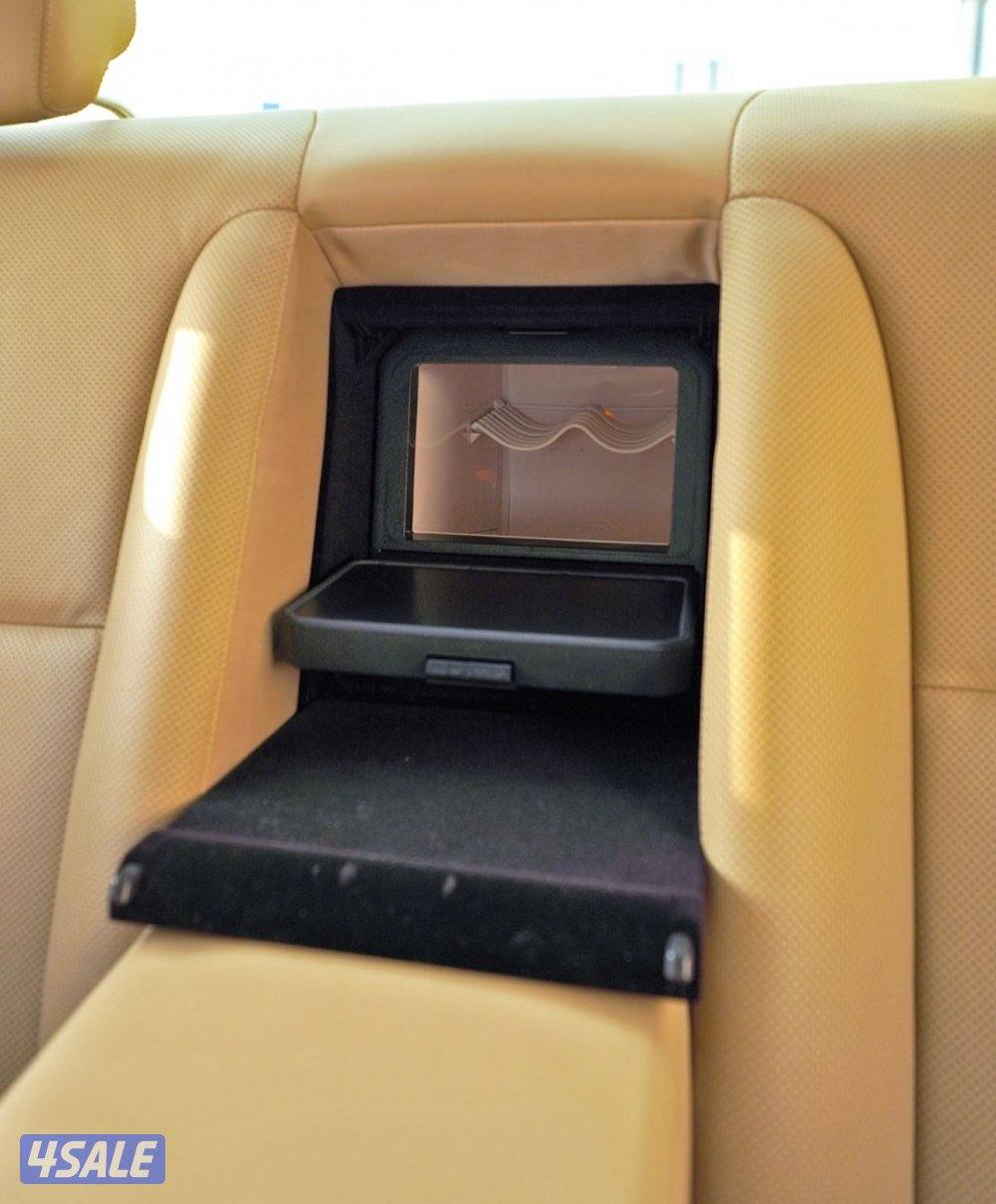 مرسيدس مخزن موديل 2009  وارد البشرعداد 64 الف التواصل واتس اب8