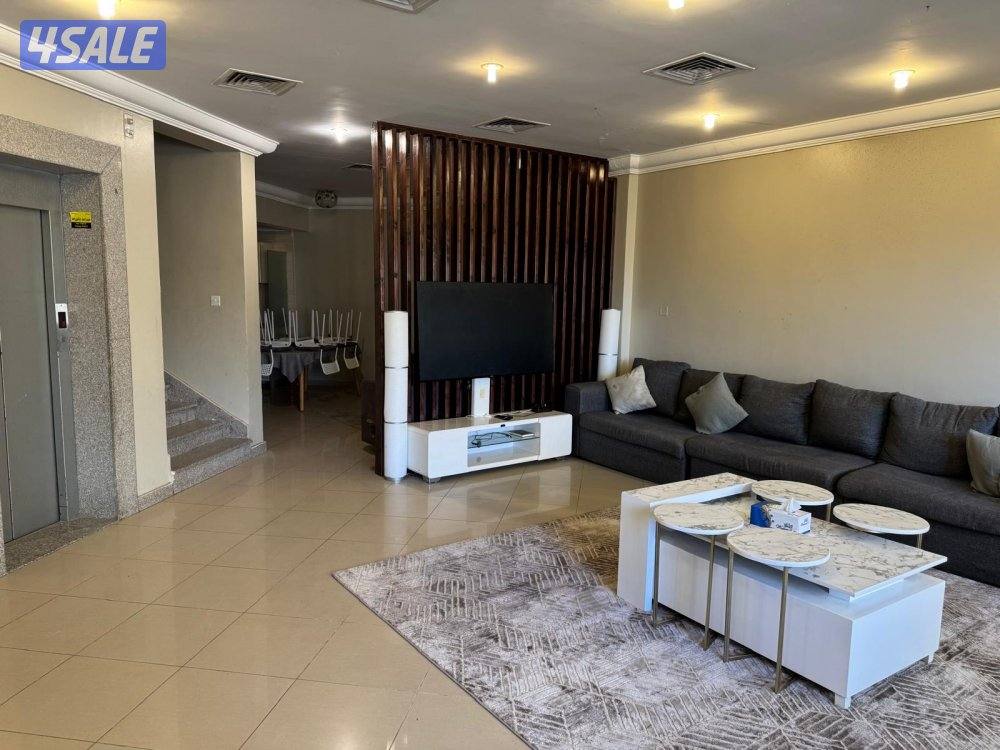 شاليه للإيجار في الخيران مع أطلاله بحريه ٣ ادوار ٦ غرف وصاله كبيره2