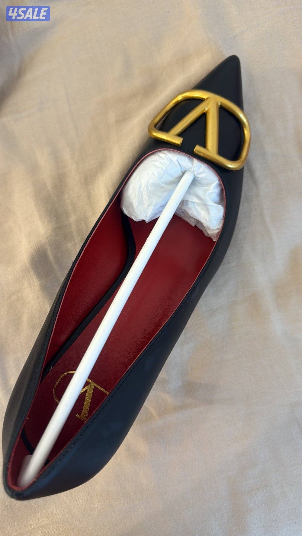 للبيع جوتي جديد فلنتينو اسود1