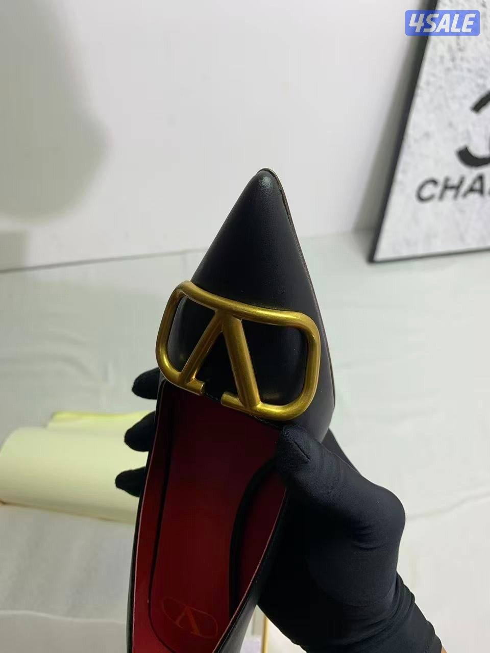 للبيع جوتي جديد فلنتينو اسود5