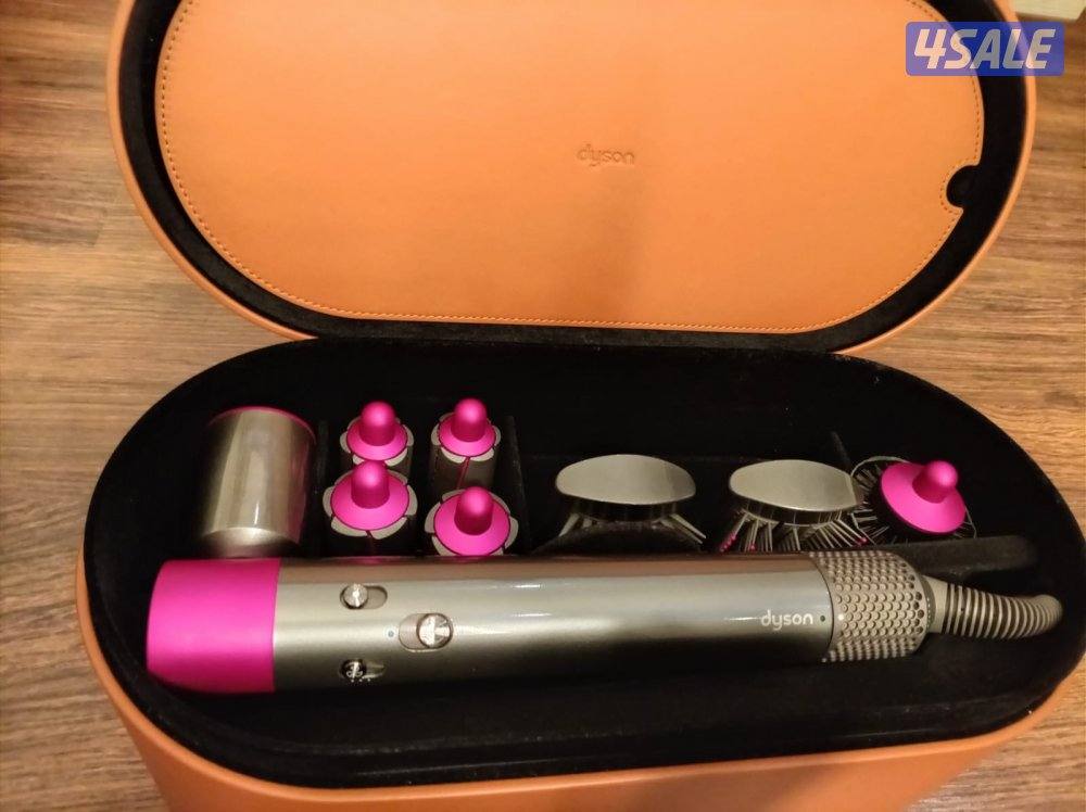 Dyson Airwrap 2021 Full box good condition with all attachments3