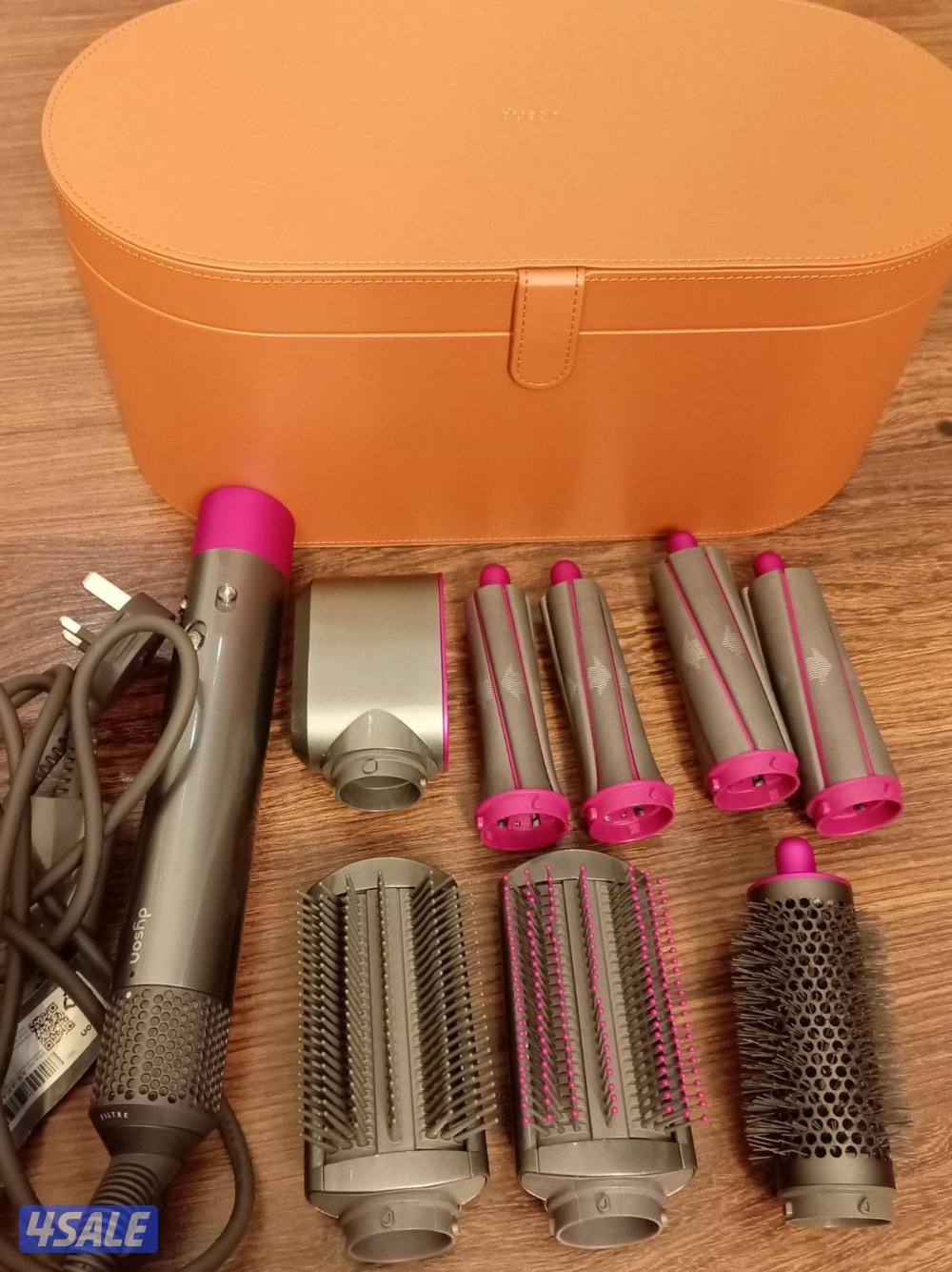 Dyson Airwrap 2021 Full box good condition with all attachments4