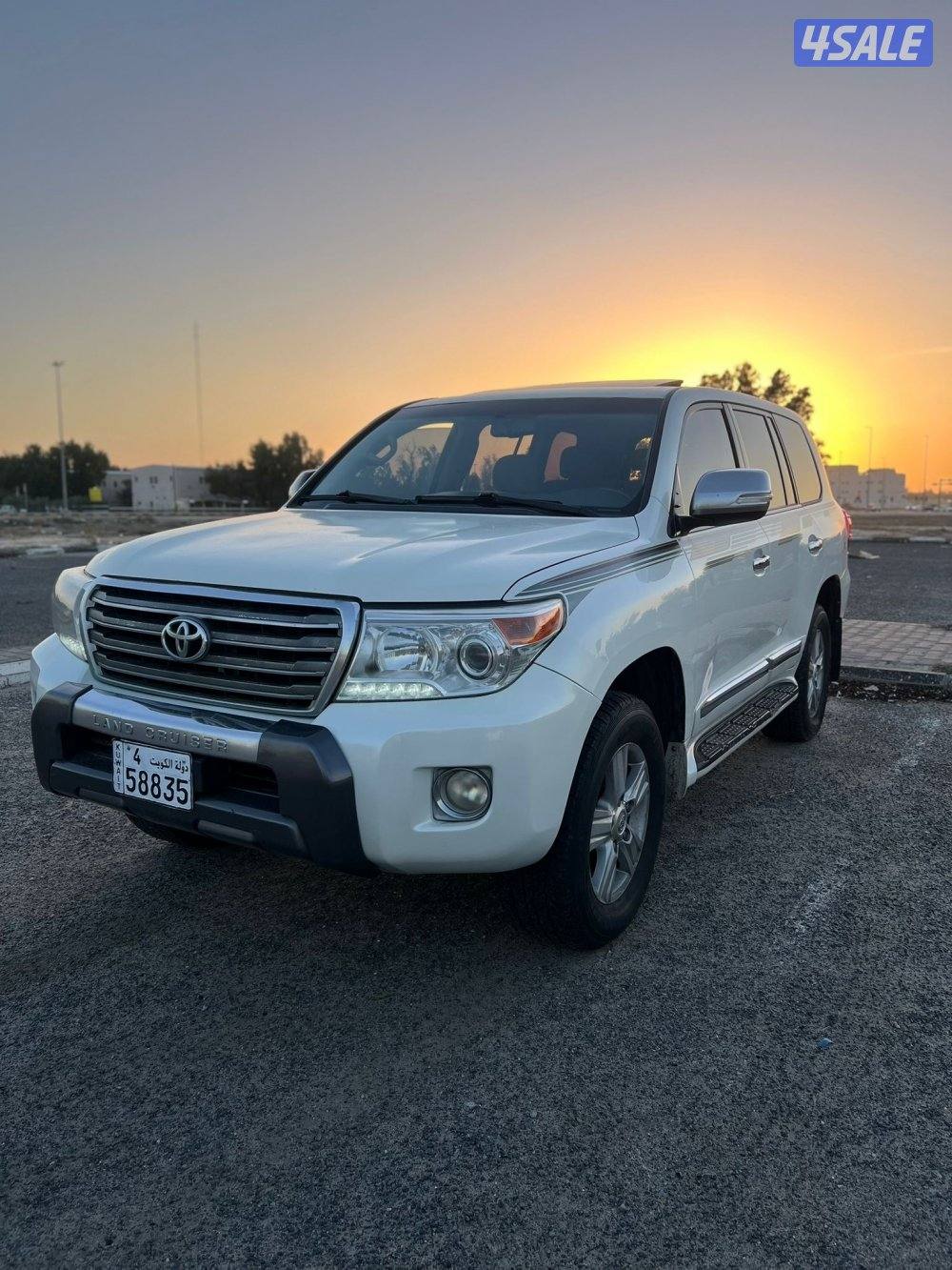 للبيع لاند  GXR موديل2014 ماشي390فقط الف قير عادي3