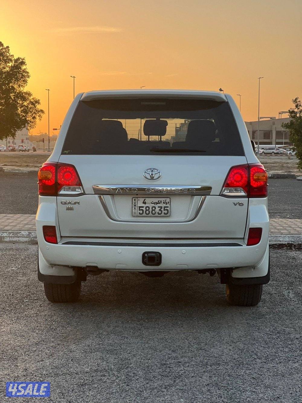 للبيع لاند  GXR موديل2014 ماشي390فقط الف قير عادي4