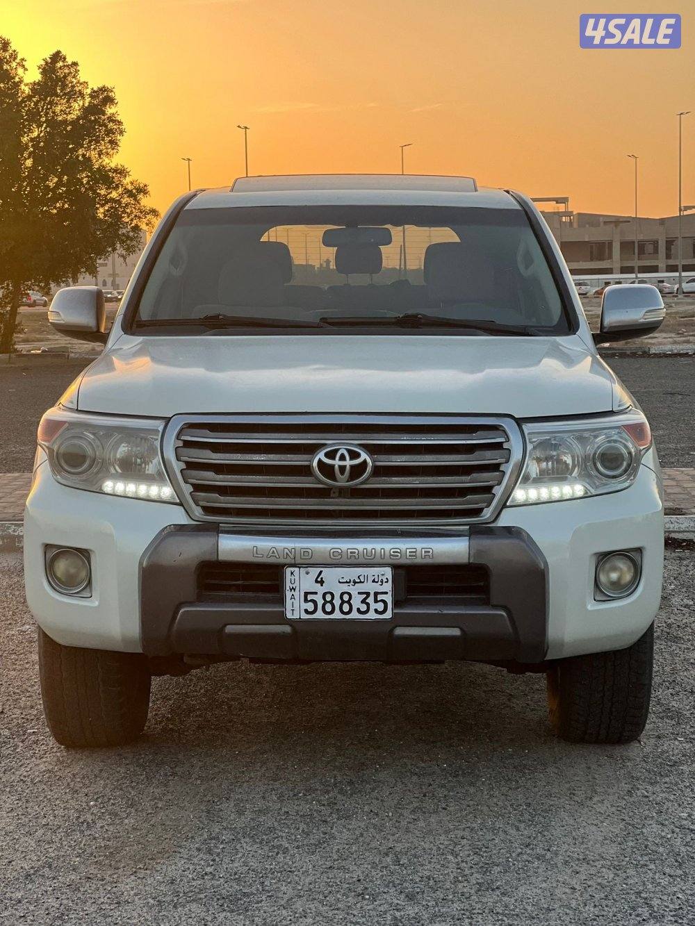 للبيع لاند  GXR موديل2014 ماشي390فقط الف قير عادي5