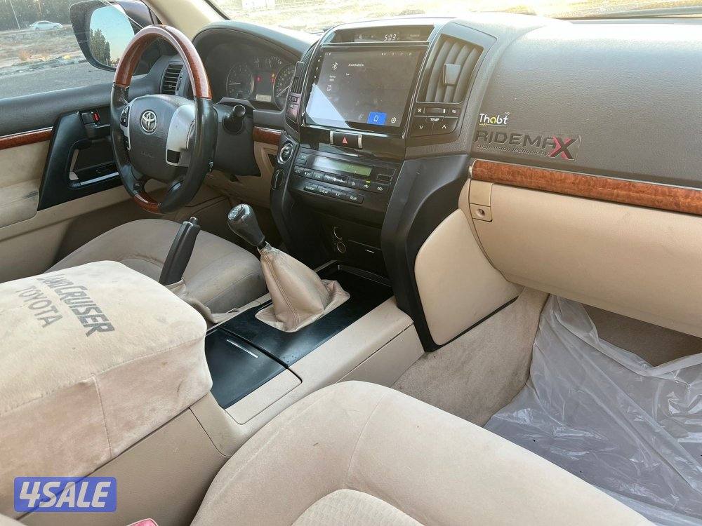 للبيع لاند  GXR موديل2014 ماشي390فقط الف قير عادي7