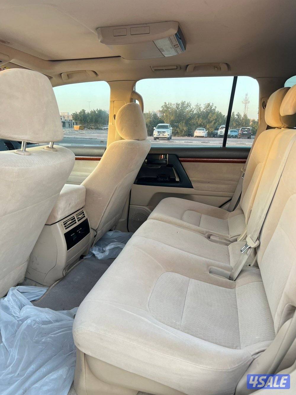 للبيع لاند  GXR موديل2014 ماشي390فقط الف قير عادي8