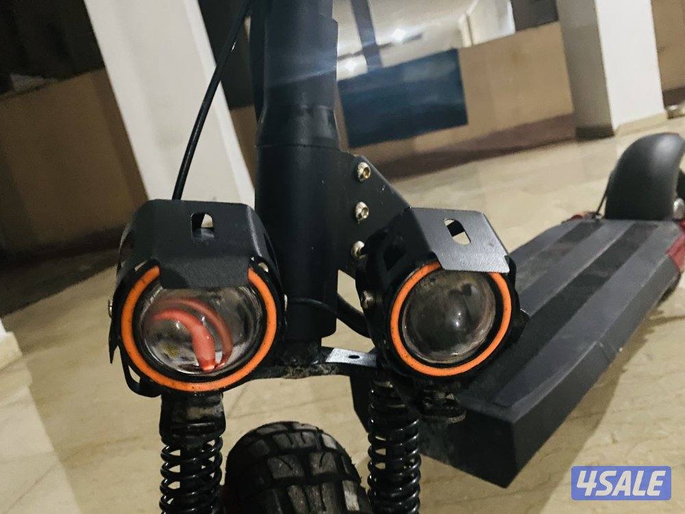 سكوتر كهربائي نظيف استعمال شهر3