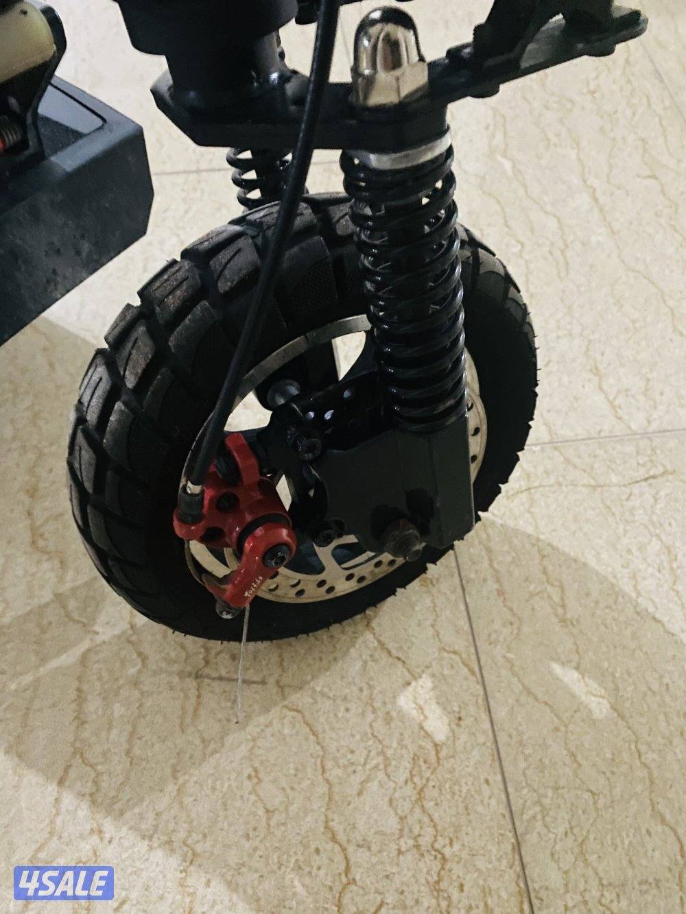 سكوتر كهربائي نظيف استعمال شهر4