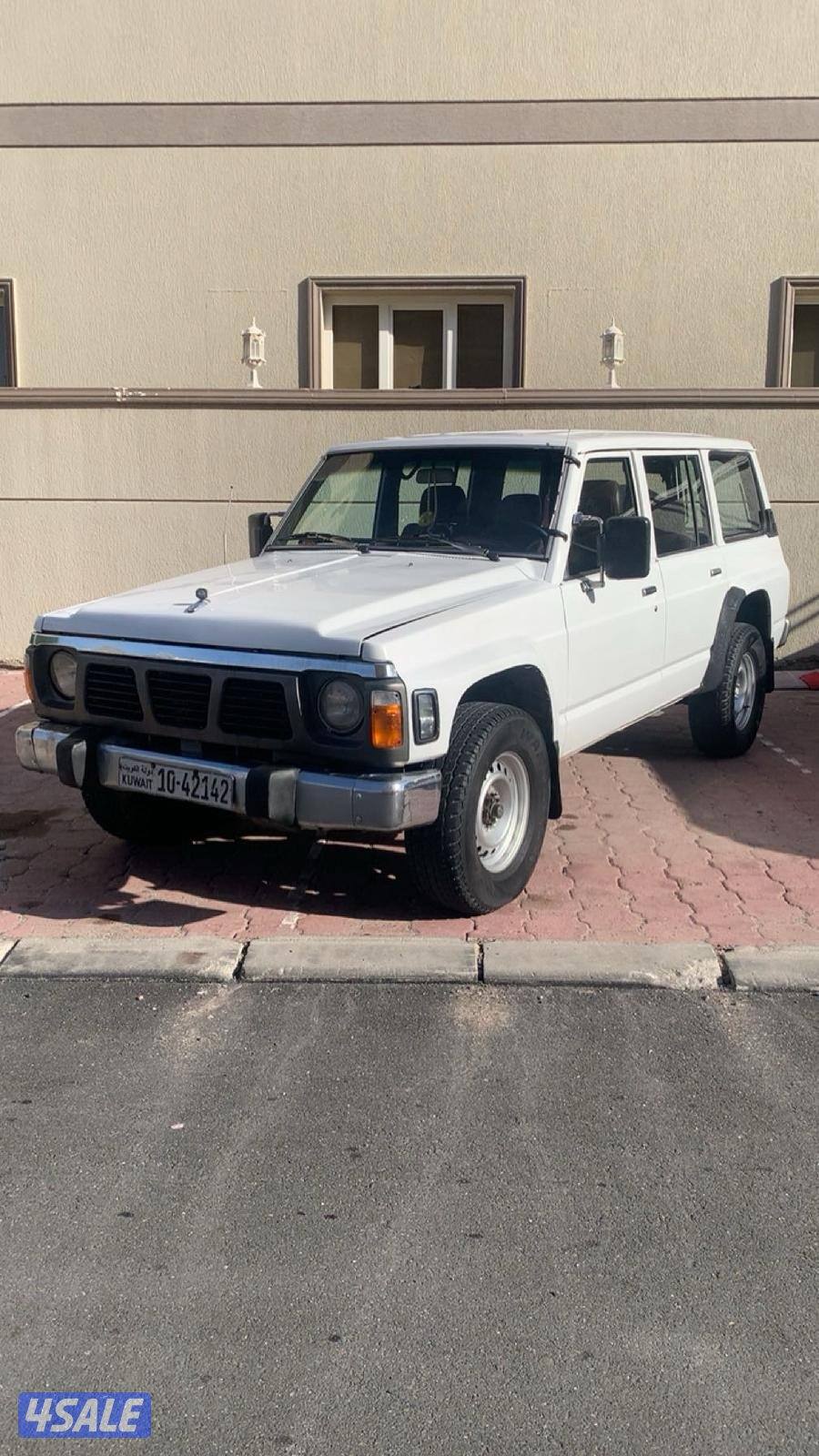 للبيع جيب سوبر سفاري نيسان 19960