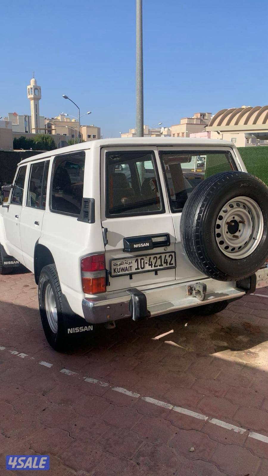 للبيع جيب سوبر سفاري نيسان 19961