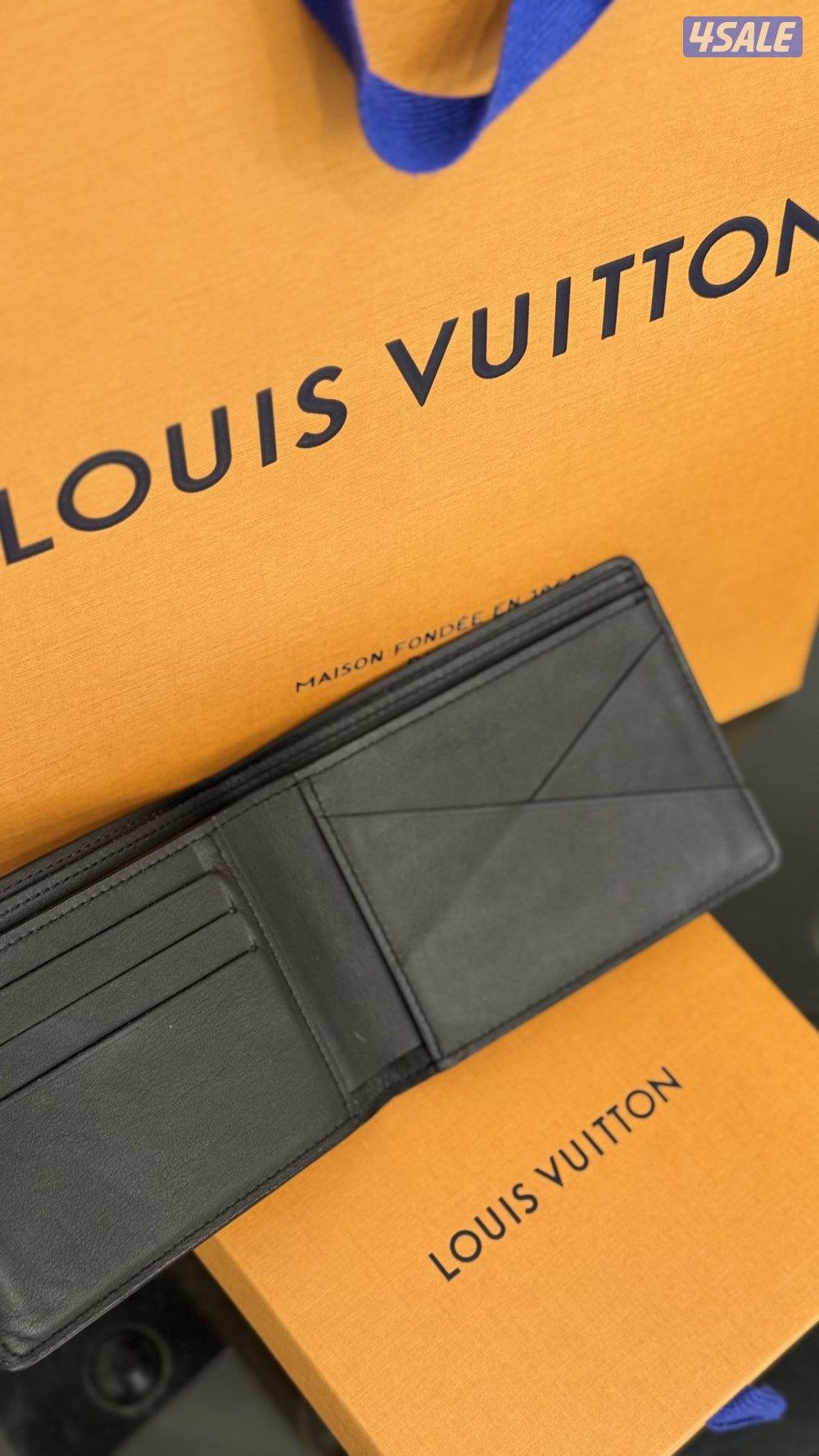 محفظه أصليه Lv3