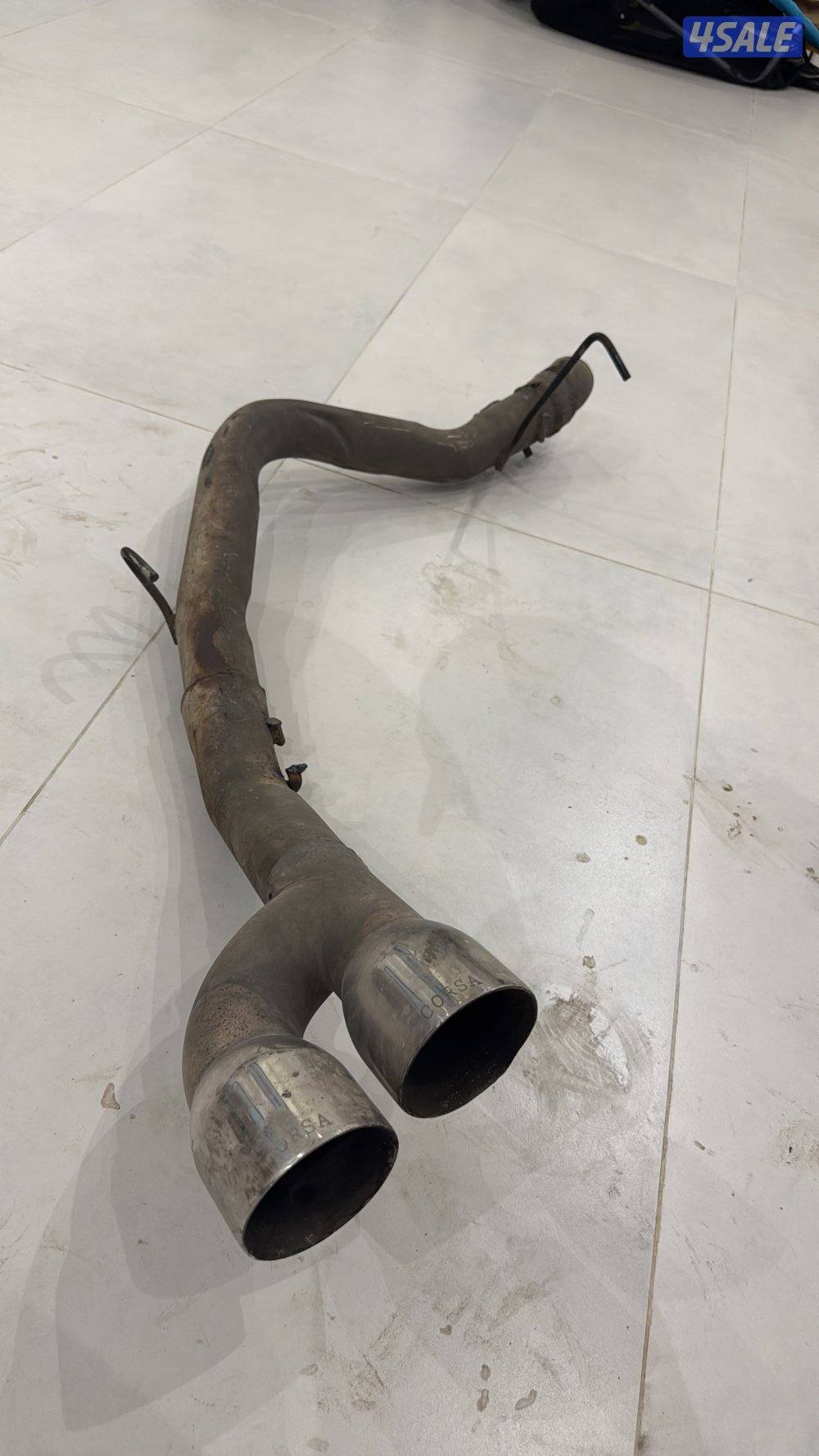 للبيع اغراض وانيت  شوته Ugrوكتباك بولت وتب كورسا مخرجين2