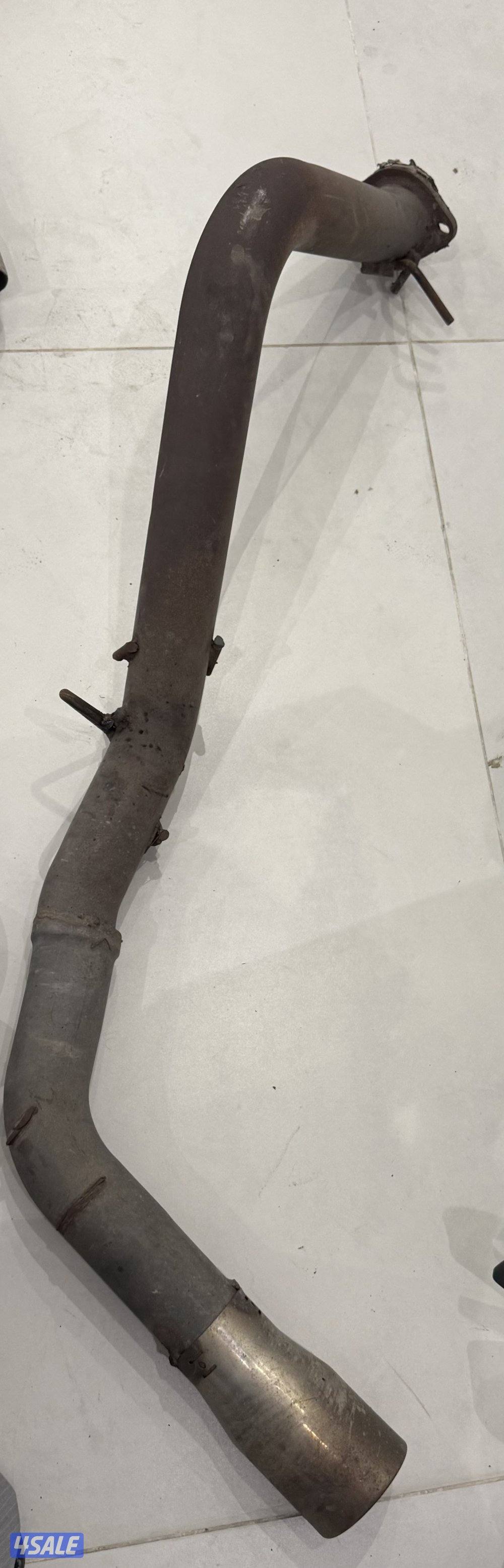 للبيع اغراض وانيت  شوته Ugrوكتباك بولت وتب كورسا مخرجين3