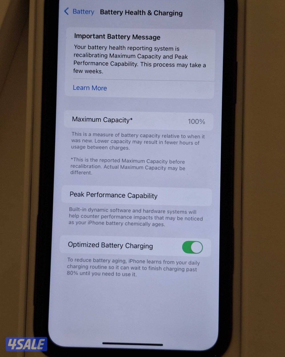 iPhone 11 - 100% Battery - Like New (Black/128gb)1