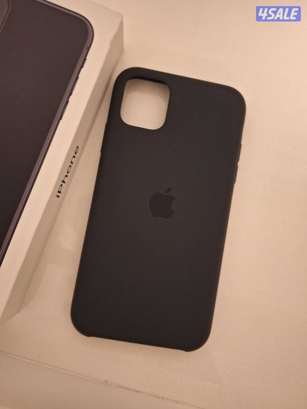 iPhone 11 - 100% Battery - Like New (Black/128gb)3