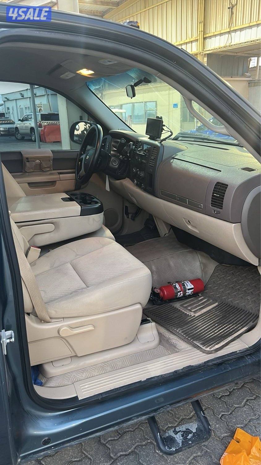 سلفرادو Z71 فل كامل بحاله نظيفه ماشي ٢٦٧4