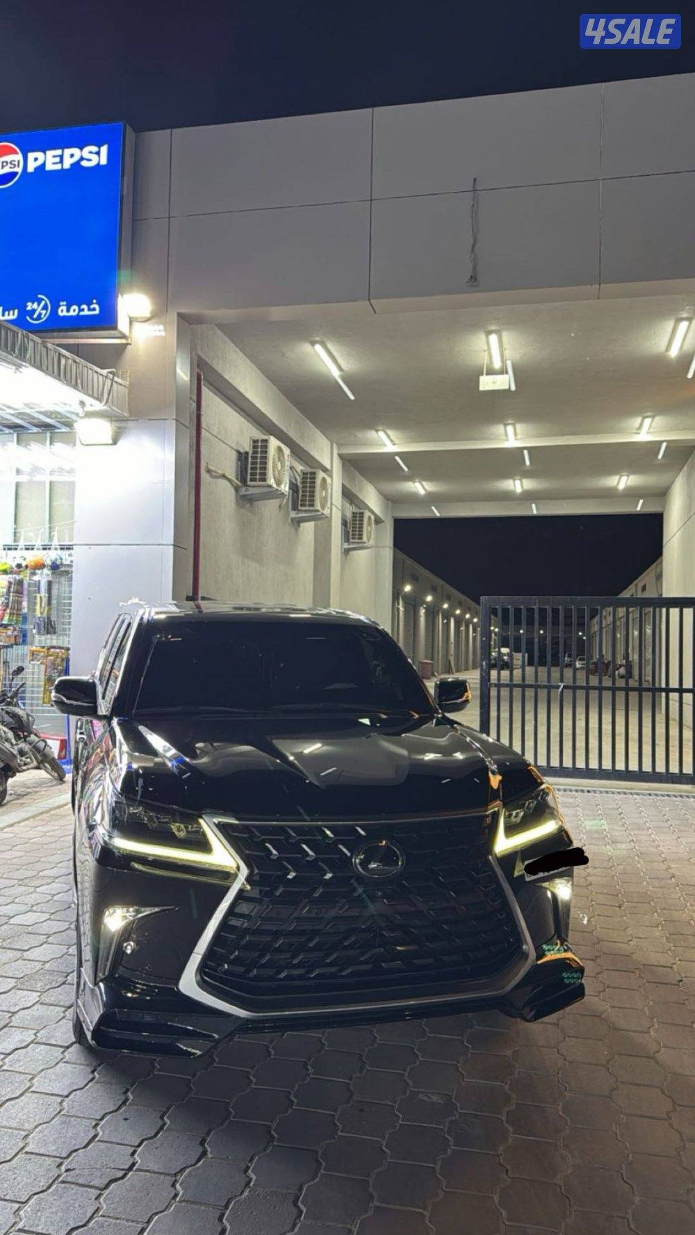 لكزسLX570 الدرجه الاولى موديل 2017 ماشي 245 الف كم صبغ وكاله شرط الفحص0
