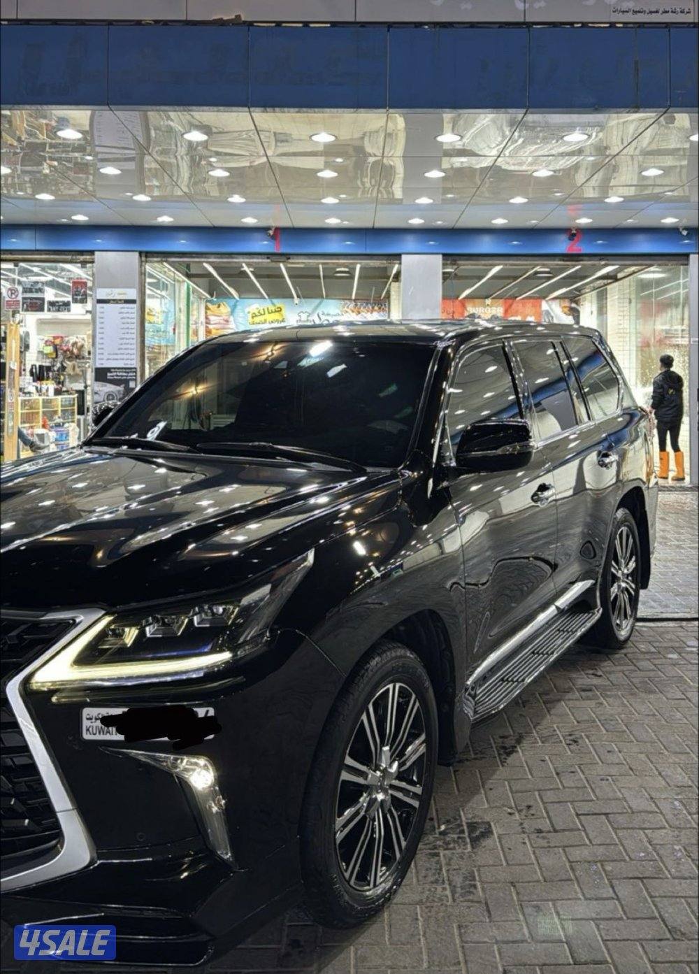 لكزسLX570 الدرجه الاولى موديل 2017 ماشي 245 الف كم صبغ وكاله شرط الفحص2