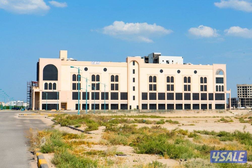 محلات بموقع متميز بمجمع لاجونا مول مساحات مختلفه4