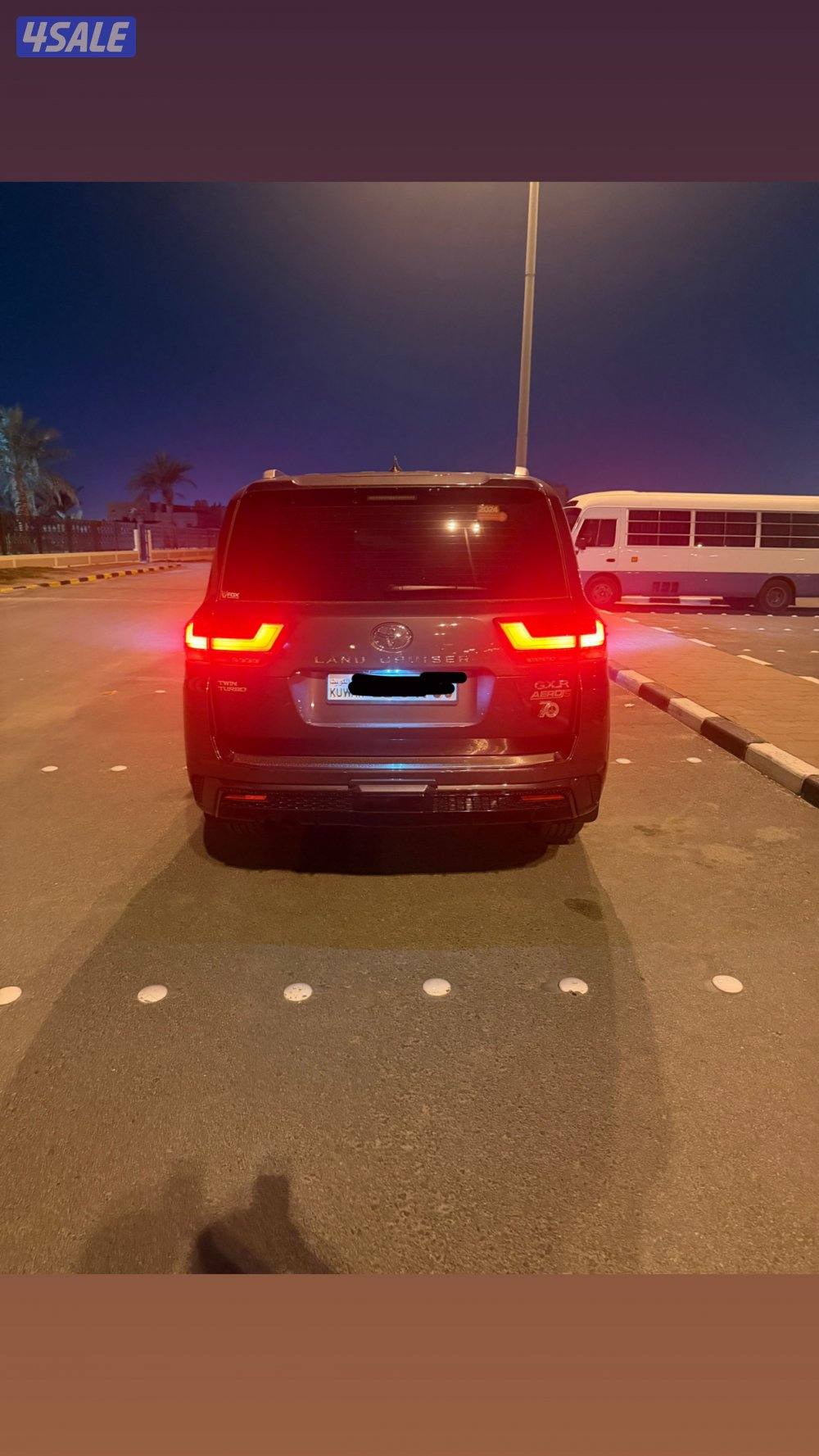 للبيع لاندكروزر ايرو اس تون تيربو ماشي 43 الف شرط الفحص2