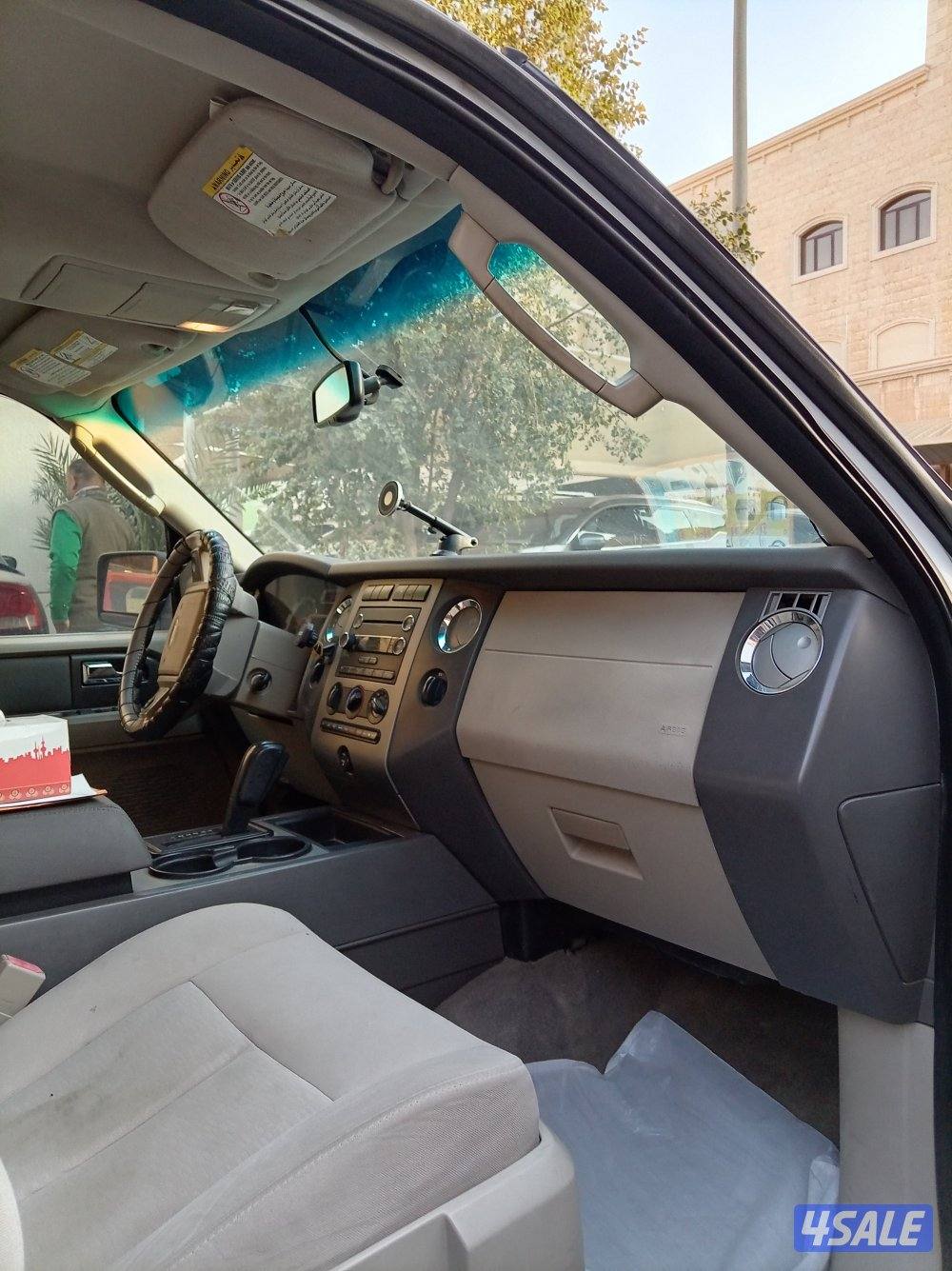 القيروان، القيروان فورد اكسبديشن قطعه اثنين البيت زاويه1