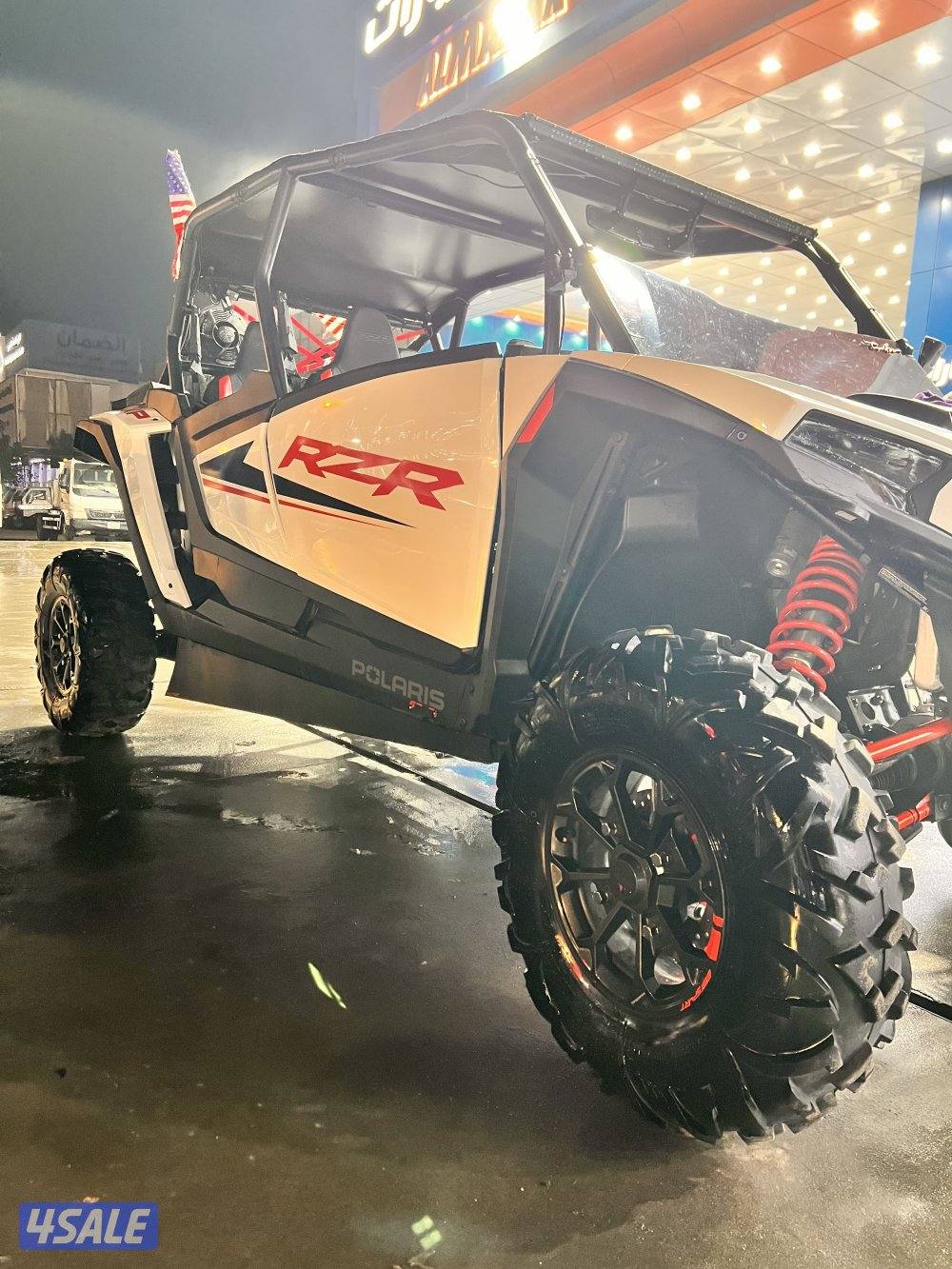 للبيع بقي ريزرRZR موديل 2024 /حجم 1000 مع عربانه جديده تفصال0