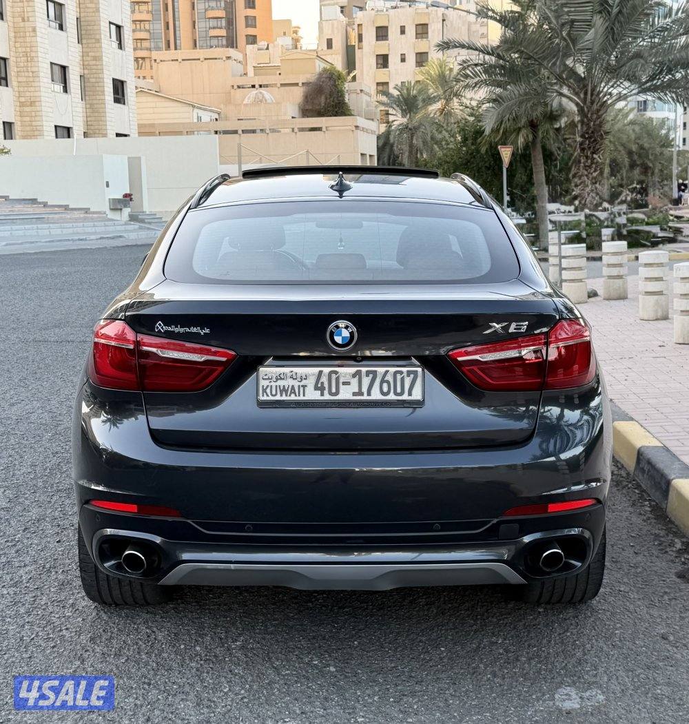 BMW X6 35T Model 2016 full option 147km original paint regular service1