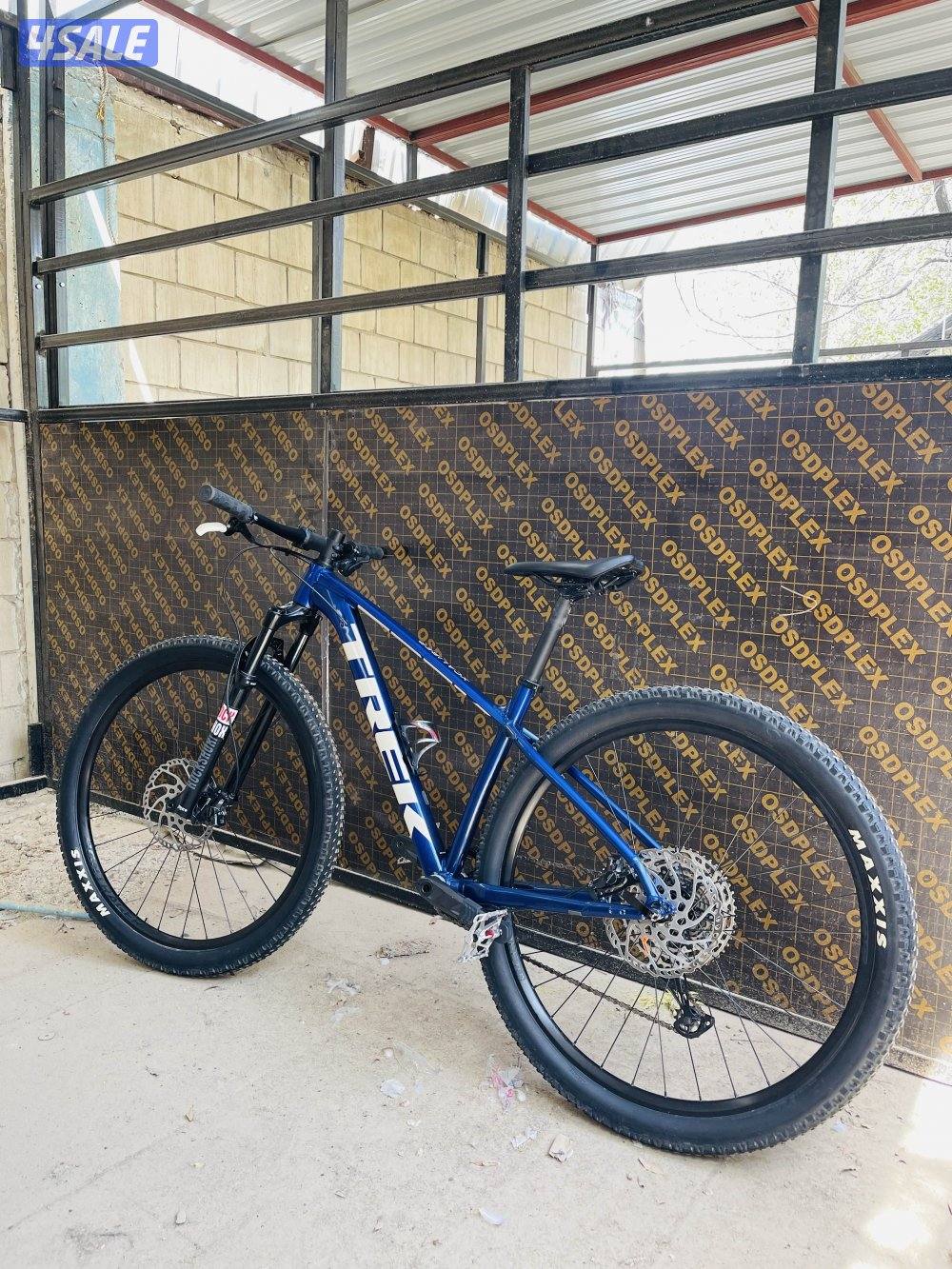 TREK XCALIBER 8 20232
