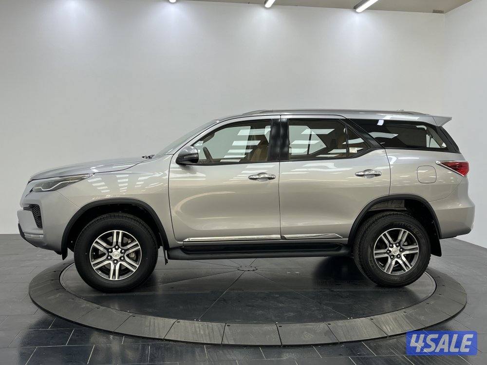 TOYOTA FORTUNER_N 4 CYL 4X4 HIGH OPTION2