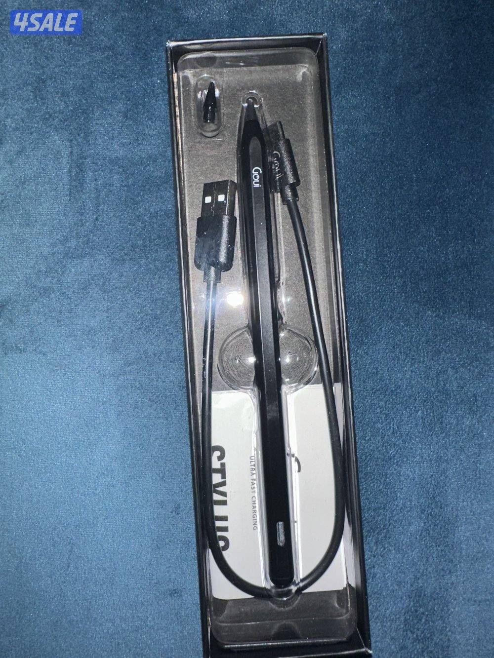 آيباد جيل عاشر ٢٥٦ جيجا ١٠.٨٦ إنش مستعمل حالة ممتازة مع قلم جووي اسود8