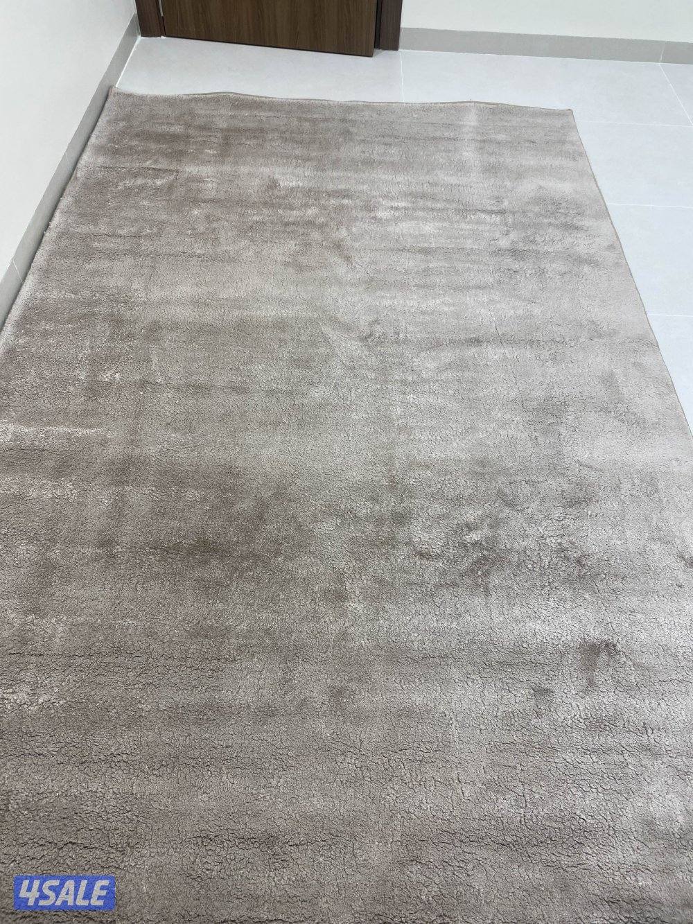 سجاد قص لون بيج مقاس٢ في ٣0