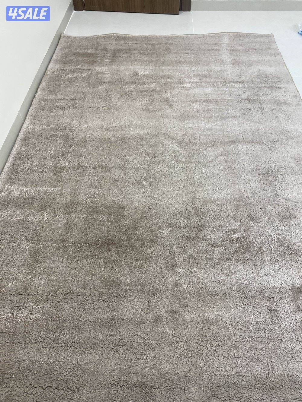 سجاد قص لون بيج مقاس٢ في ٣4