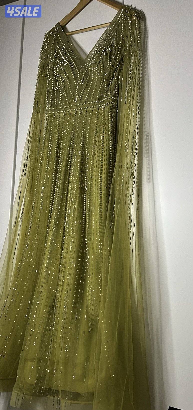 فستان نظيف جداً ملبوس ٤ ساعات0