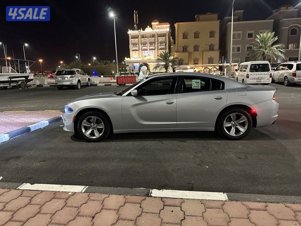 للبيع تشارجر 2021  بحاله ممتازه مفحوص شامل12