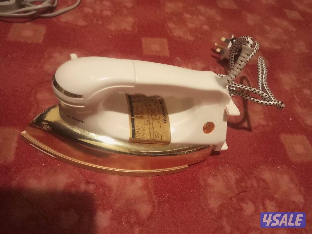 مكواة ملابس أولسنمارك – حالة ممتازة 🔥
📌 النوع: مكواة ملابس جافة
📌 ا0