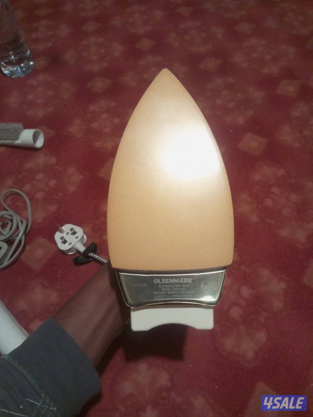 مكواة ملابس أولسنمارك – حالة ممتازة 🔥
📌 النوع: مكواة ملابس جافة
📌 ا3