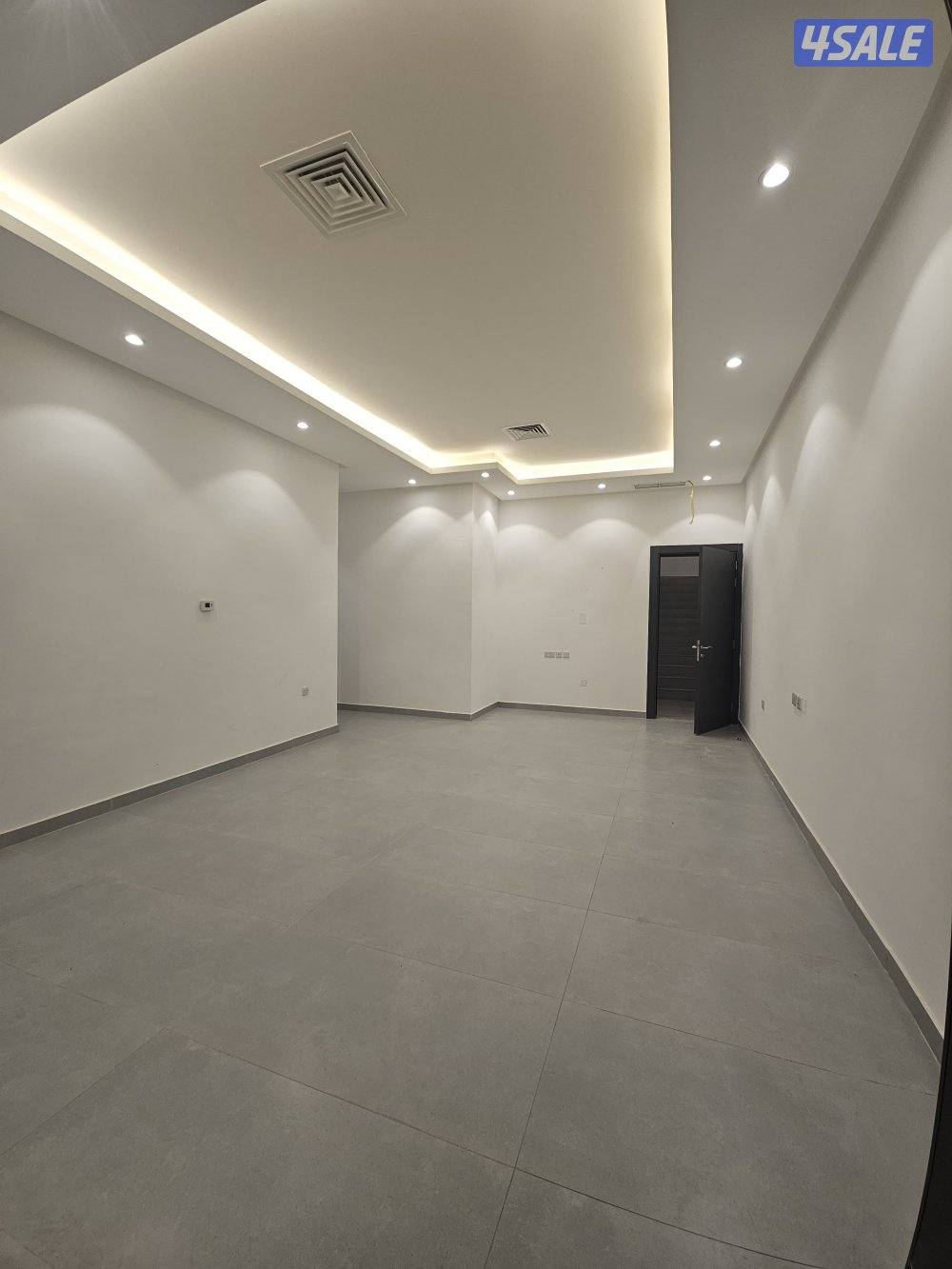 للإيجار شقة فاخرة أرضي أول ساكن بسلوى ق١١ موقع مميز جدا4