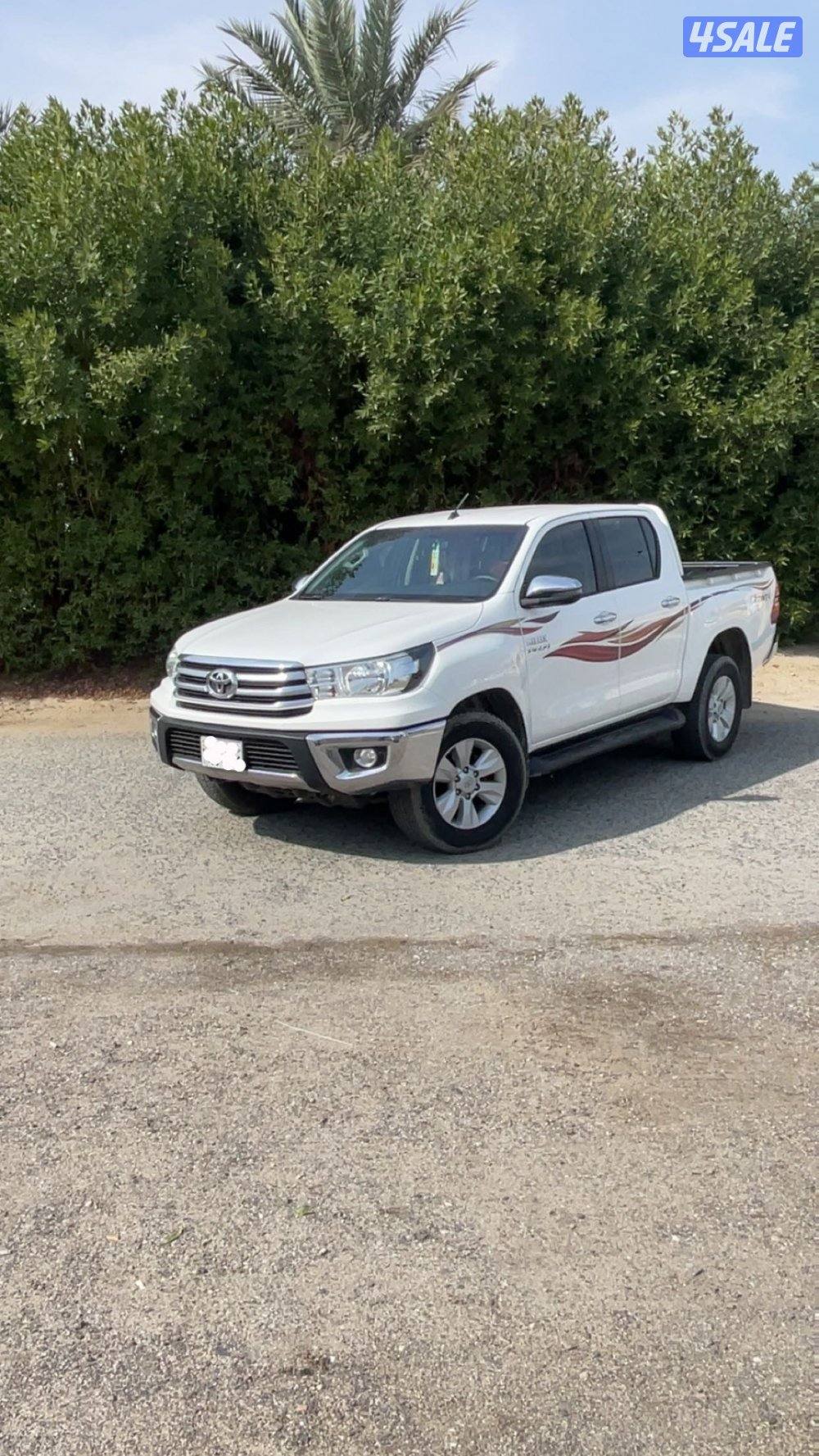 للبيع هايلكس موديل 2020  شرط الفحص صبغ الوكالة ماشي 55 لف0