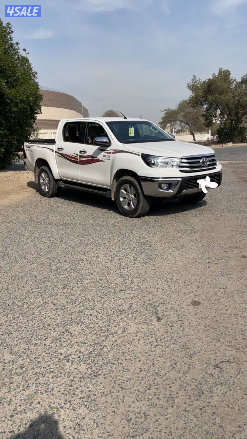 للبيع هايلكس موديل 2020  شرط الفحص صبغ الوكالة ماشي 55 لف1