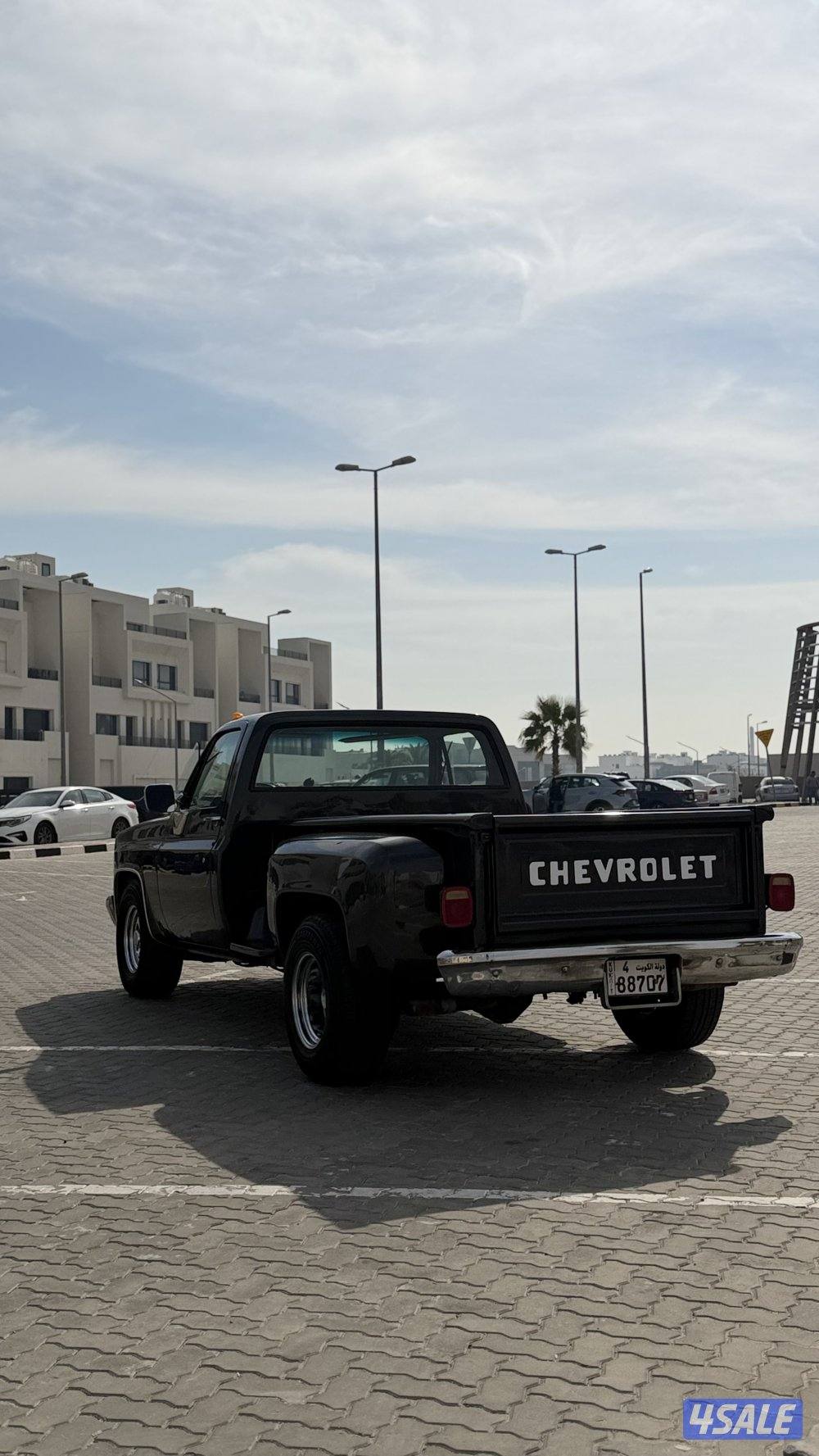 للبيع وانيت شفر ١٩٨٤ قير عادي مكينه ٣٥٠3