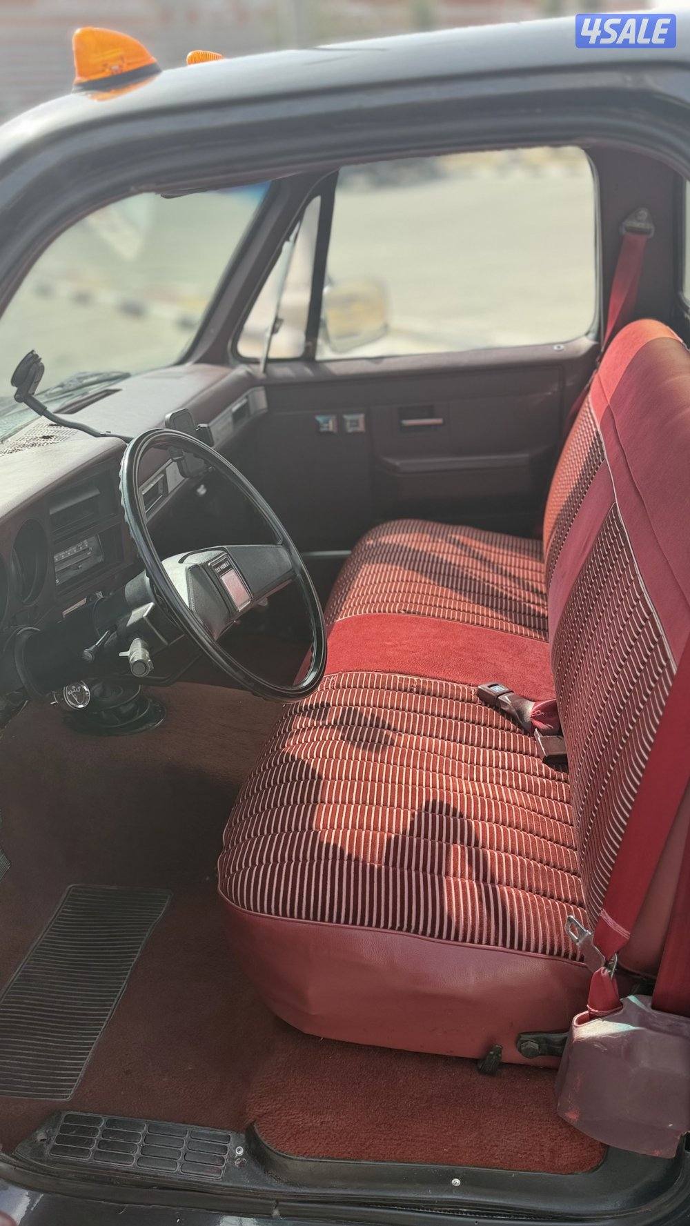 للبيع وانيت شفر ١٩٨٤ قير عادي مكينه ٣٥٠6