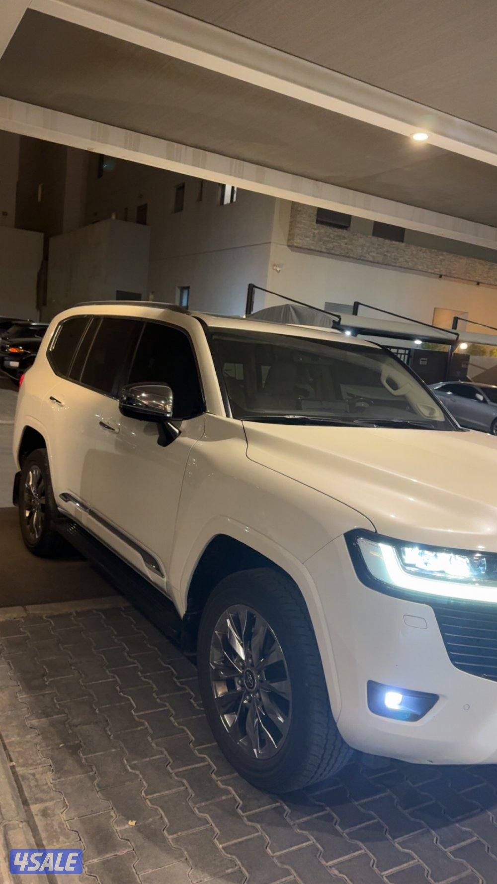 لاندكروزر VX1