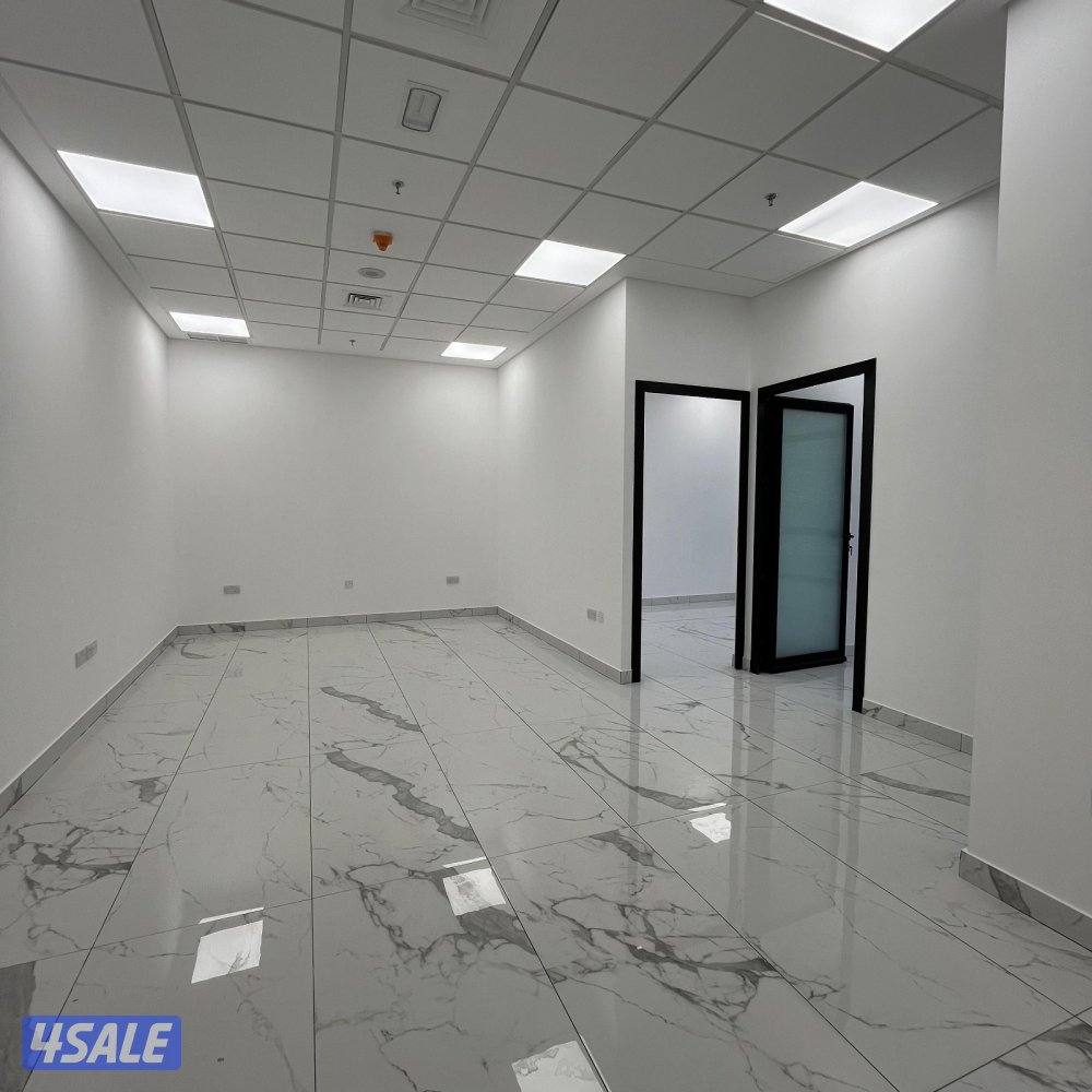 مكتب مع فترة سماح للإيجار أول مستأجر في القبلة قطعة 133