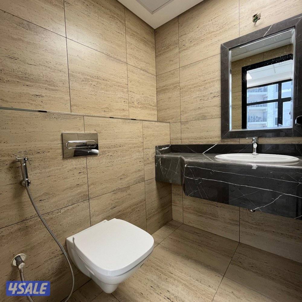 مكتب مع فترة سماح للإيجار أول مستأجر في القبلة قطعة 135