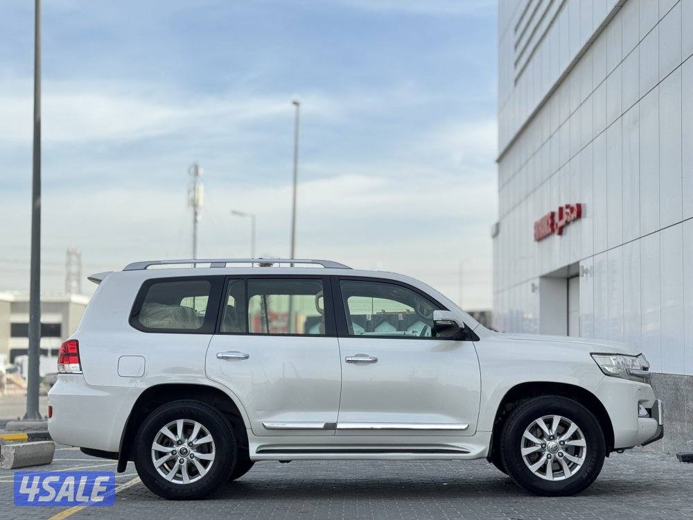 للبيع لاندر كروزر GXR موديل 20183