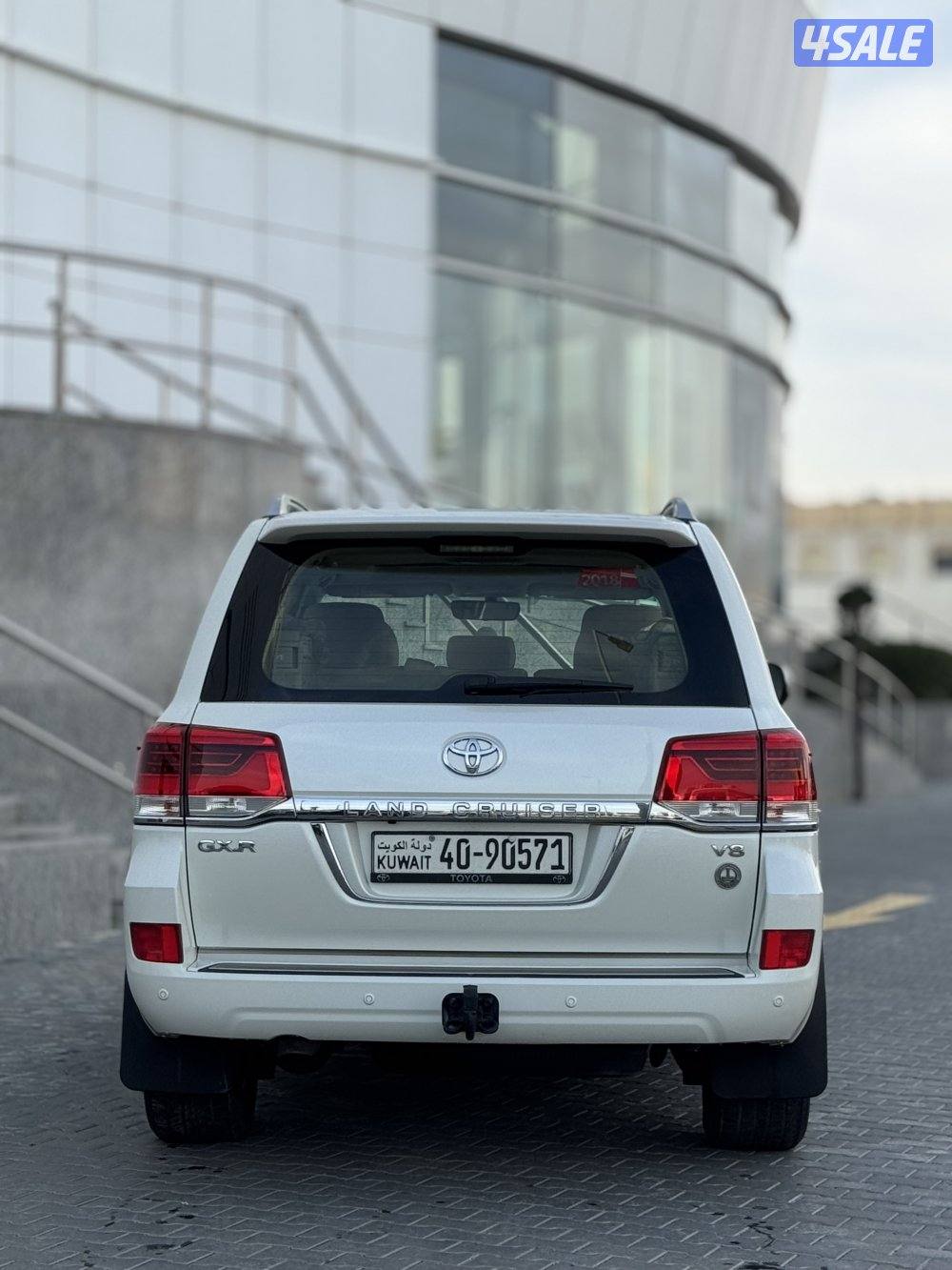 للبيع لاندر كروزر GXR موديل 20184