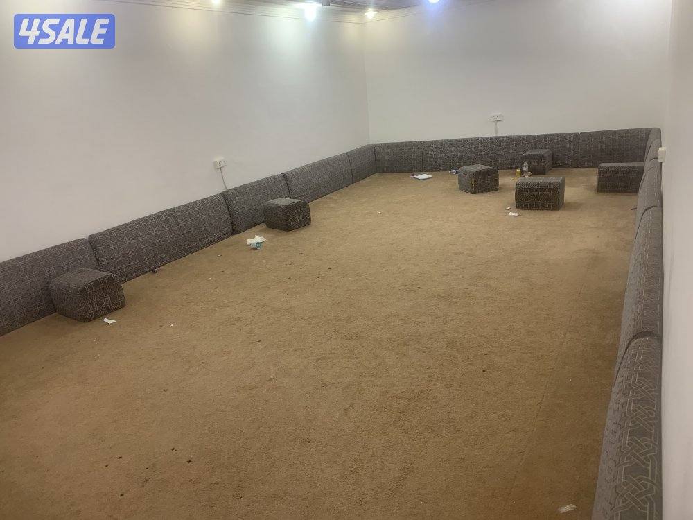 للايجار ربع اسطبل في الاحمدي3